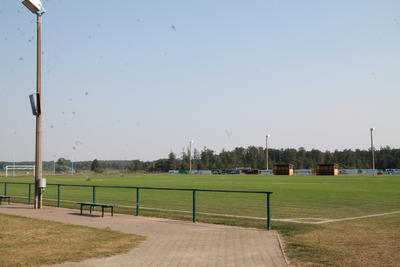 Bild vergr&ouml;&szlig;ern: Panoramablick auf den Sportplatz