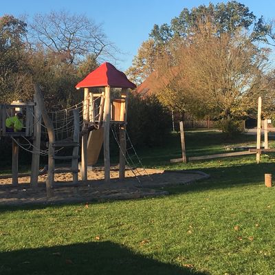 Bild vergr��ern: Spielplatz Ahornweg