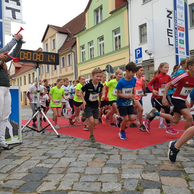 Bild vergr&ouml;&szlig;ern: 14. B&uuml;Wo-Citylauf Start Kids 2