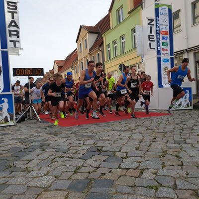 Bild vergr&ouml;&szlig;ern: 14. B&uuml;Wo-Citylauf Start 5 10 km 3