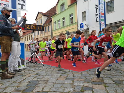 Bild vergr��ern: 14. B�Wo-Citylauf Start Kids 2