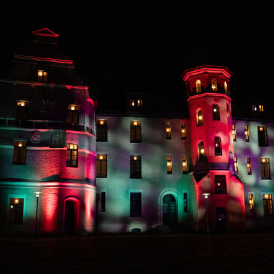 Bild vergr&ouml;&szlig;ern: B&uuml;tzower Schloss