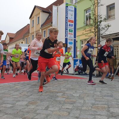 Bild vergr&ouml;&szlig;ern: Start Kinder- & Sch&uuml;lerllauf - 15. B&uuml;Wo-Citylauf