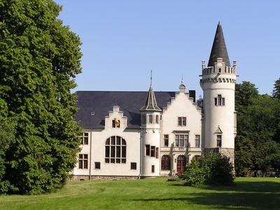 Bild vergr&ouml;&szlig;ern: Bick auf das Schloss in Katelbogen.