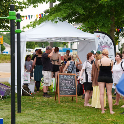Bild vergr&ouml;&szlig;ern: Fest im Park 2026